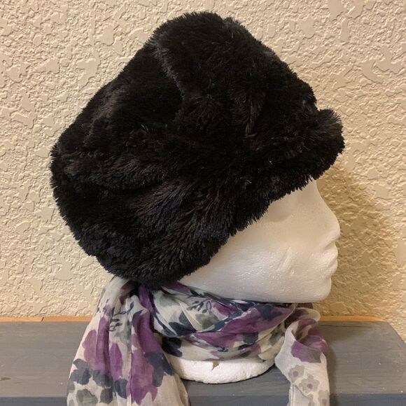 Cejon, faux fur, ladies hat, like new, lined - Picture 1 of 6